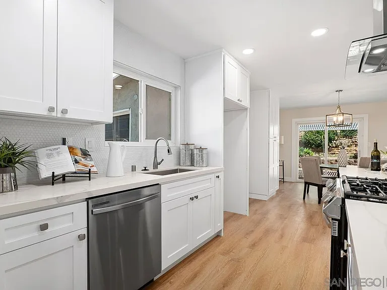 5051 Lenore Dr — Photo 8