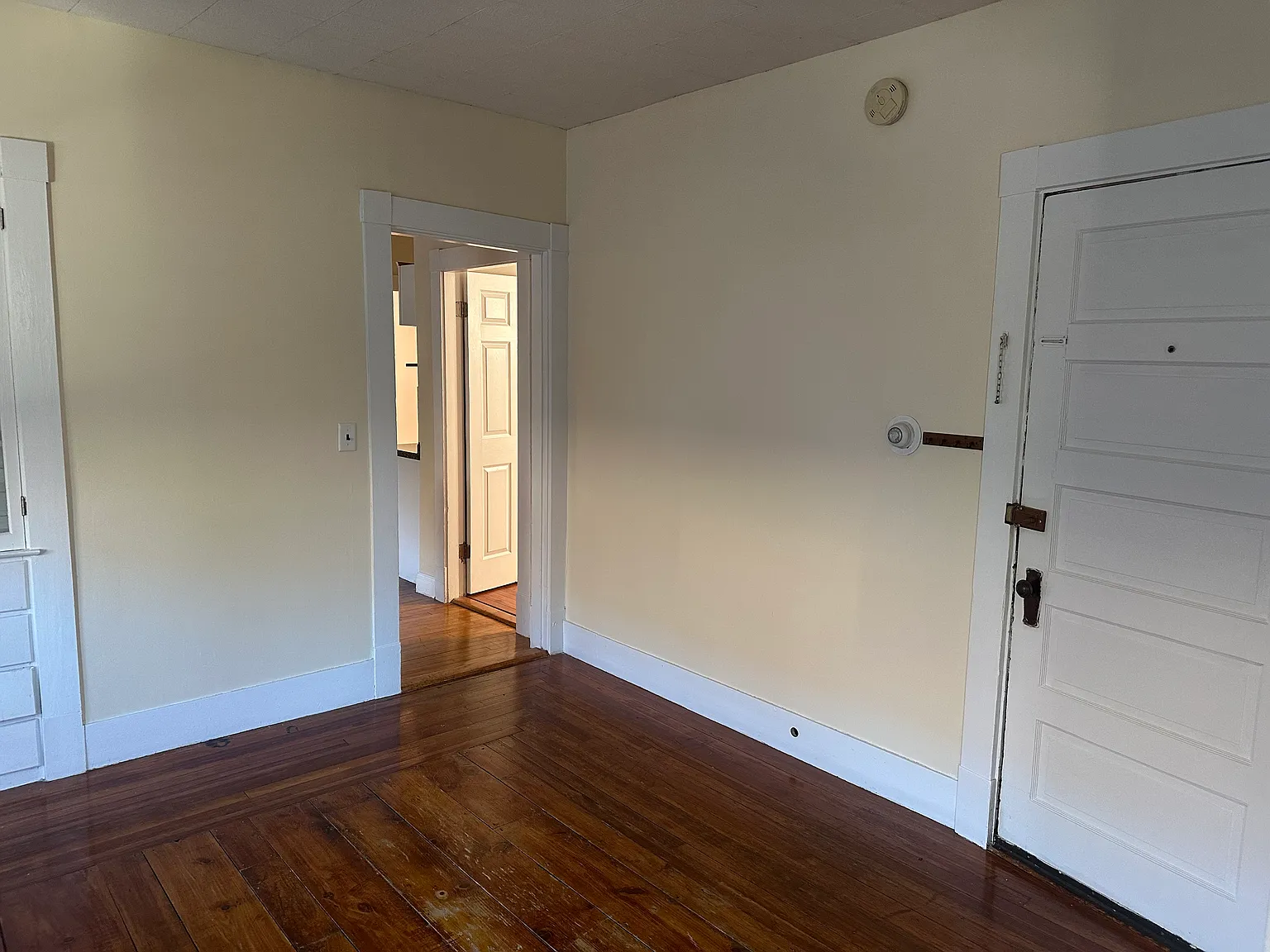 2 bed, 1193 sqft, $2,200 — Photo 2