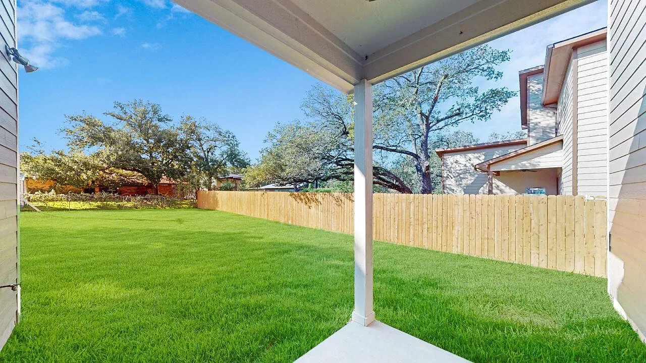 5 bed, 5.5 bath, 2196 sqft, $4,695 — Photo 3