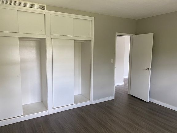 5th image of 550 NE 20th St APT 11