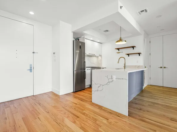 627 De Kalb Avenue image 10 of 19