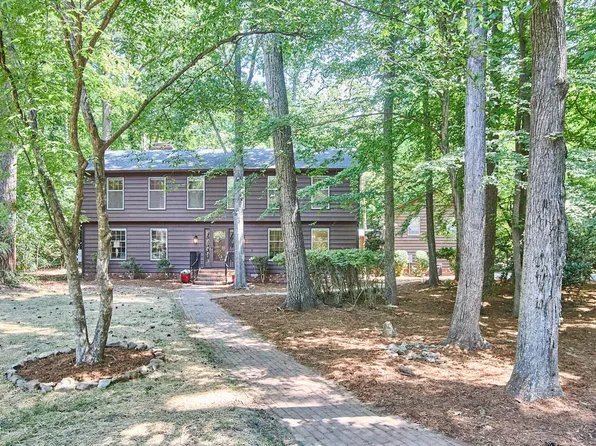 2152 Lakeshore Ct, Chapel Hill, NC 27514