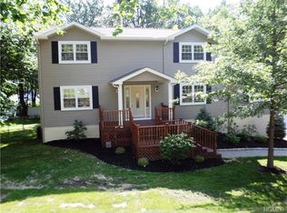 11 Tena Pl, Valley Cottage, NY 10989