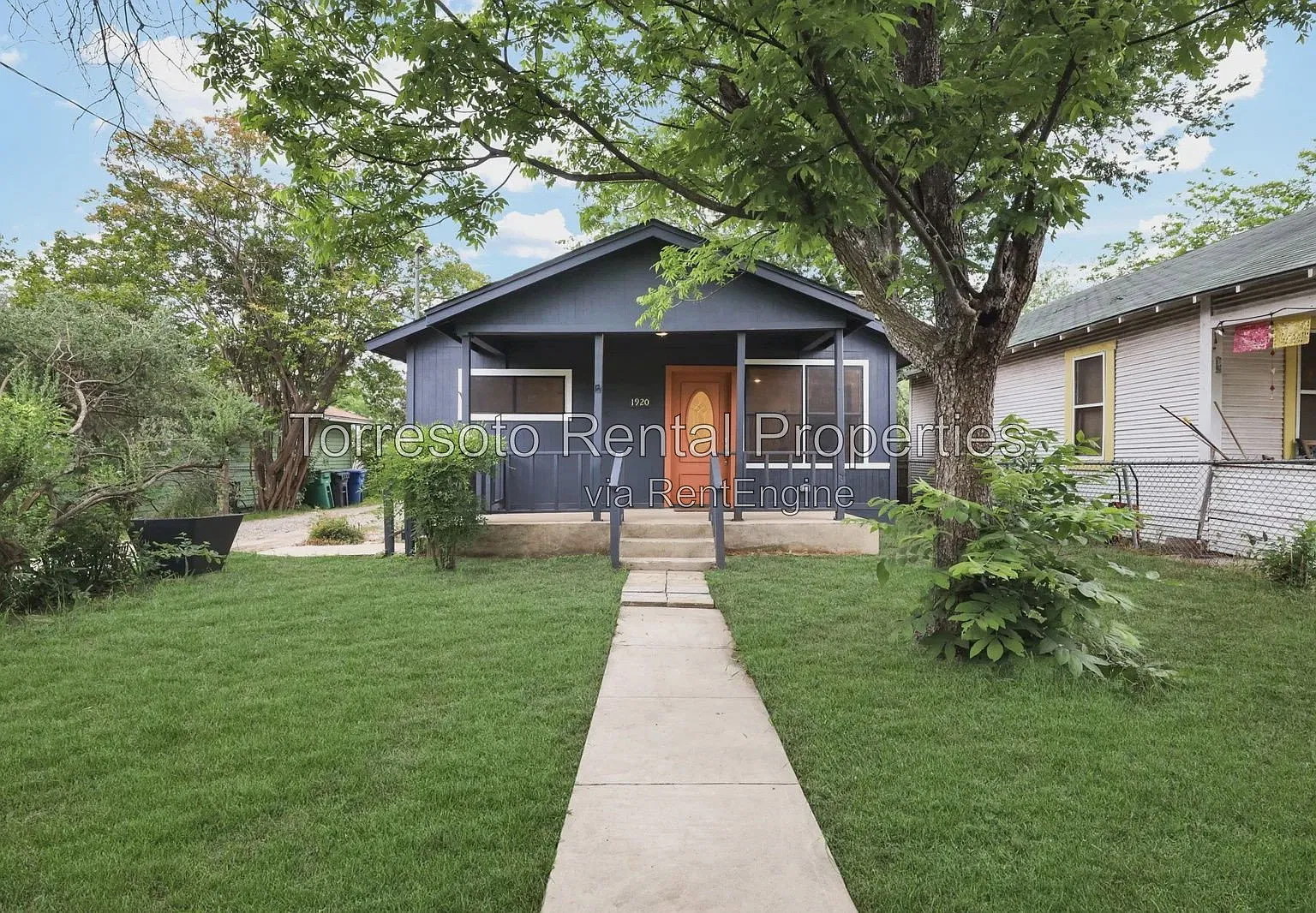 2 bed, 1.0 bath, 1472 sqft, $1,300 — Photo 4