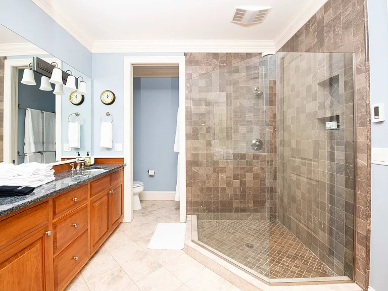 93 Shore Dr — Photo 32