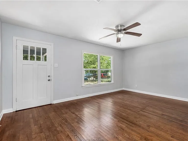401 Dunn St — Photo 2