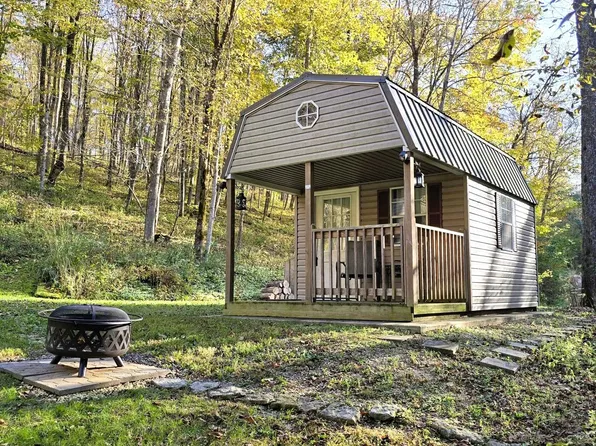 12954 Canyon Falls Rd, Mount Hope, WI 53816