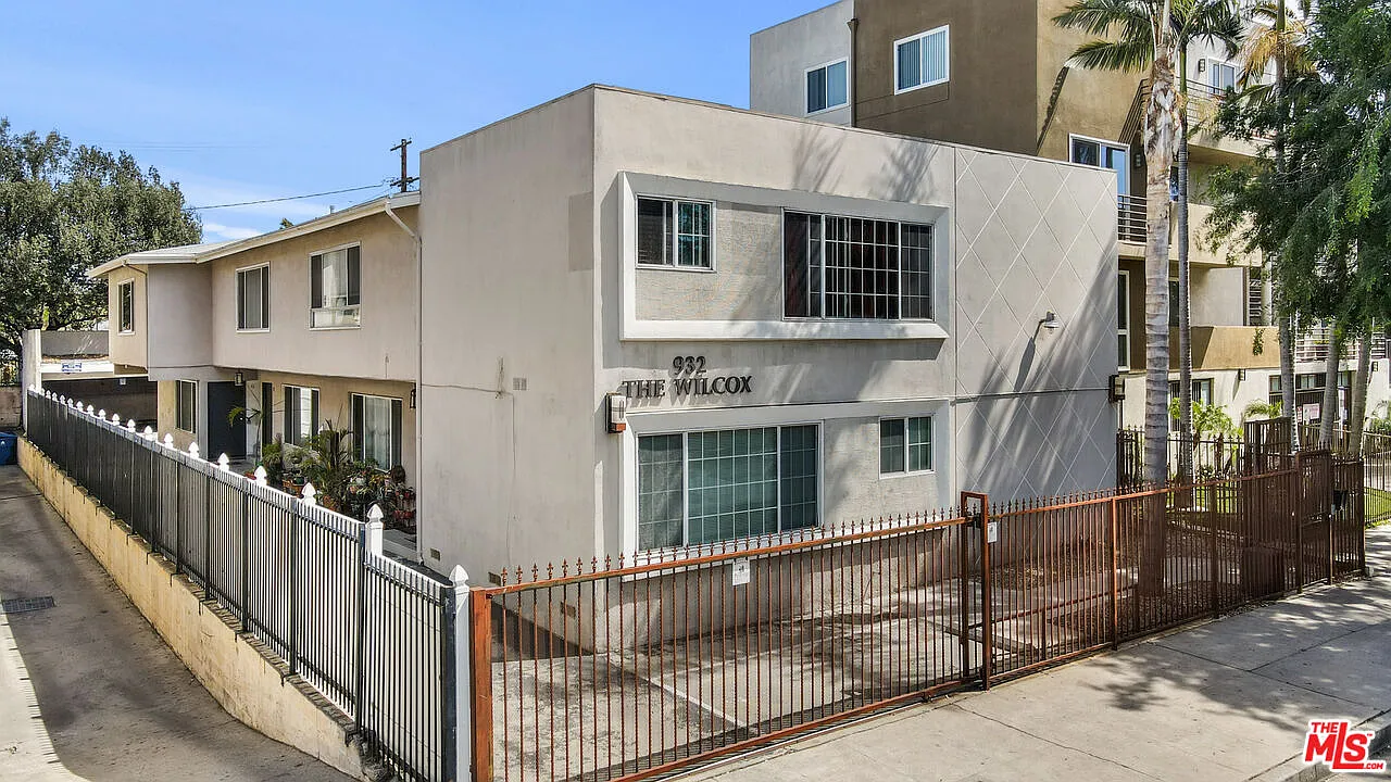 2 bed, 1.5 bath, $2,295 — Photo 2