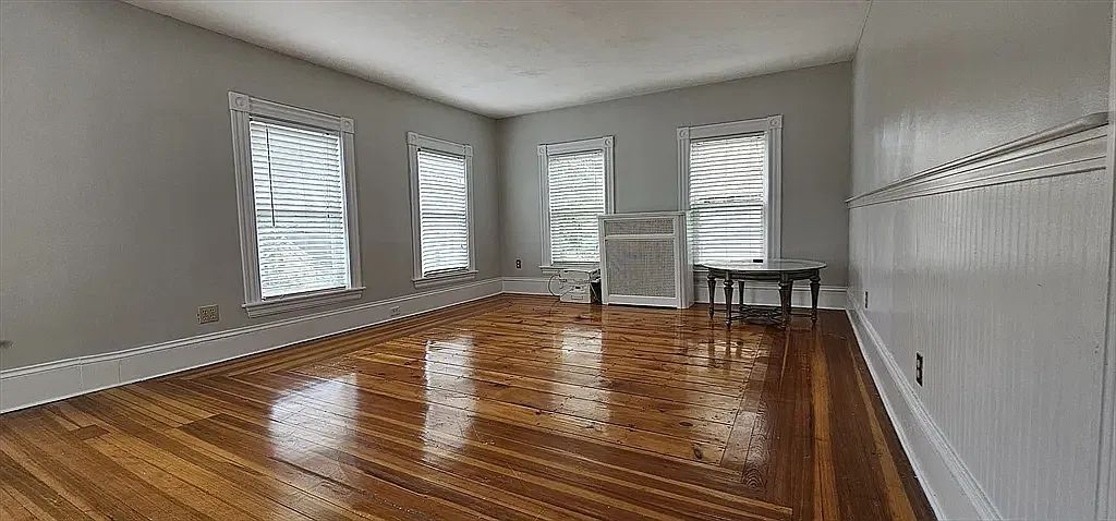 3 bed, $3,100 — Photo 2