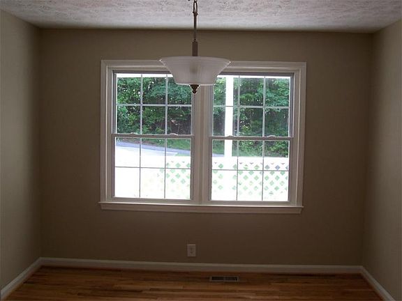4th image of 48 Melody Ln
