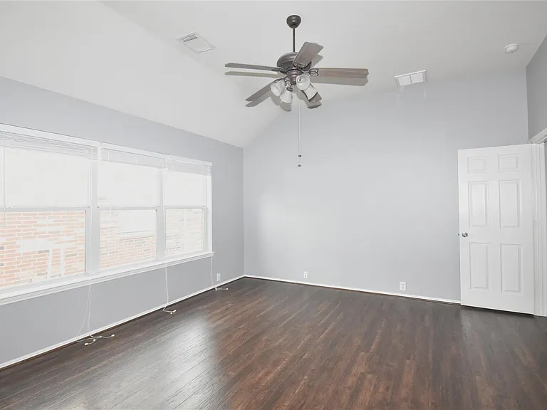 30315 Castle Forest Dr — Photo 15