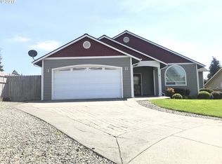 1004 Ruth Ln, Brookings, OR 97415