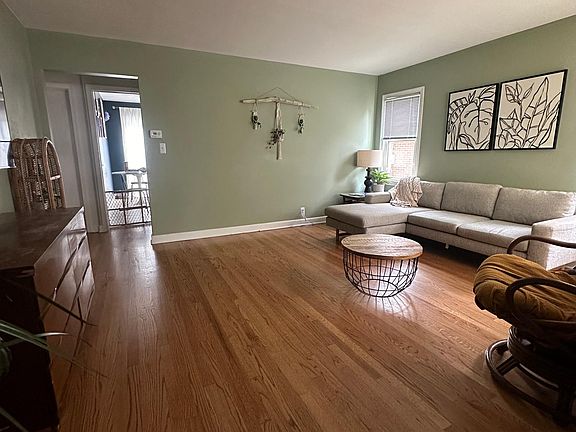 2nd image of 5738 N Lydell Ave