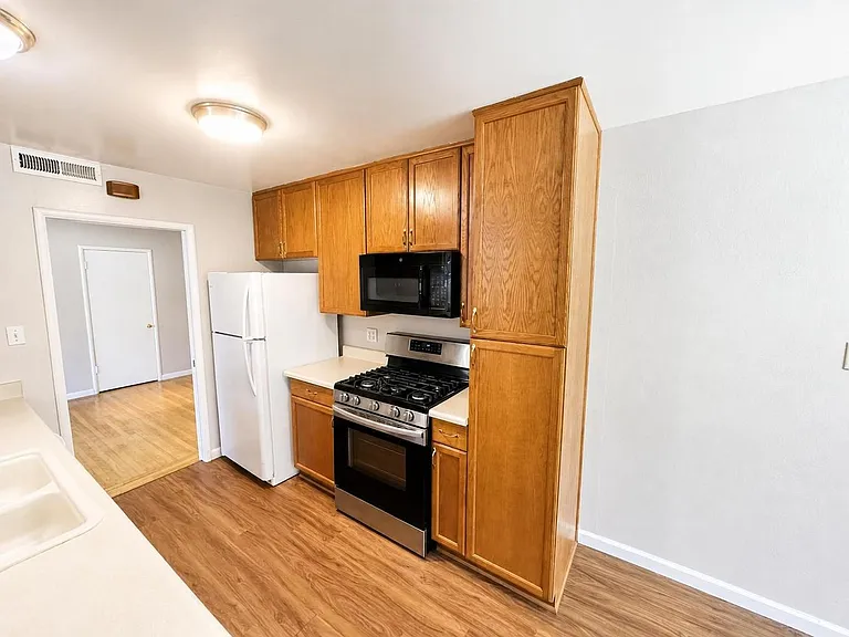 4549 Lippi Pkwy — Photo 13