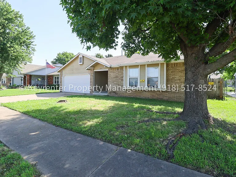 1541 S 137th East Ave — Photo 4