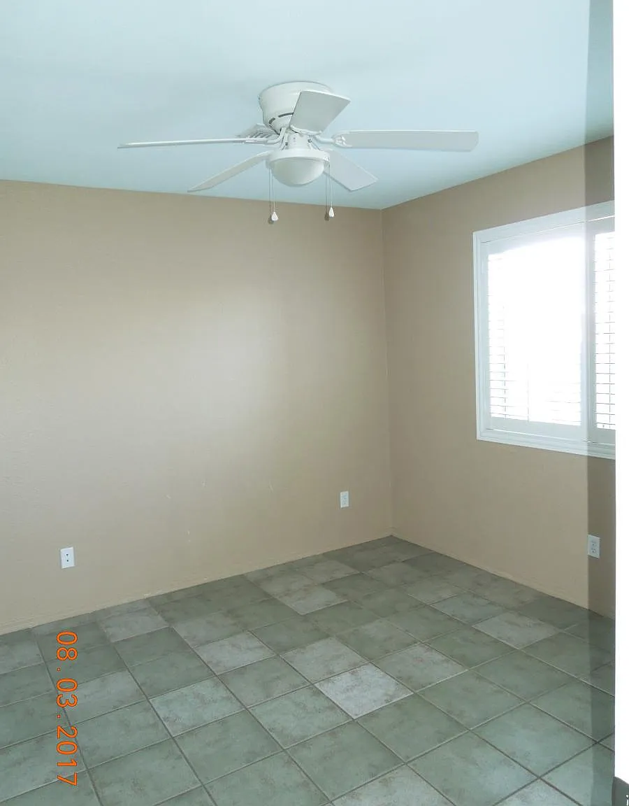 4 bed, 2238 sqft, $2,200 — Photo 4