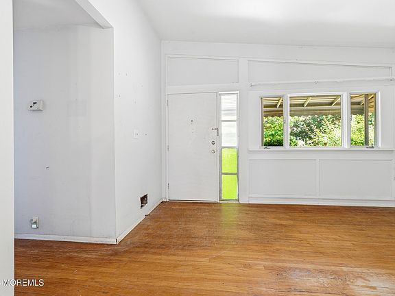 3rd image of 190 Parkview Terrace N