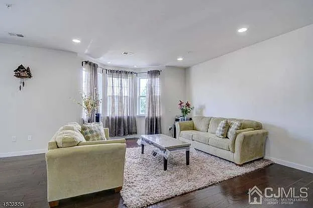 331 Pond Ln — Photo 57