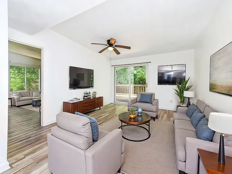1208 Louis Ln — Photo 15