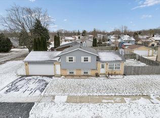 2901 Wall Ave, Waukegan, IL 60087