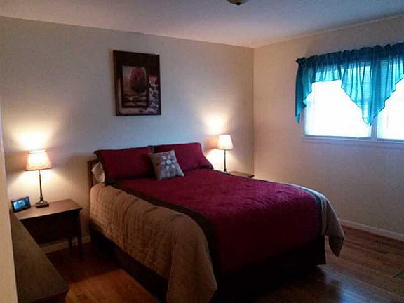 4th image of 30 Meadow Vue Court North Dr