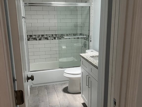 3rd image of 16 W Miller St