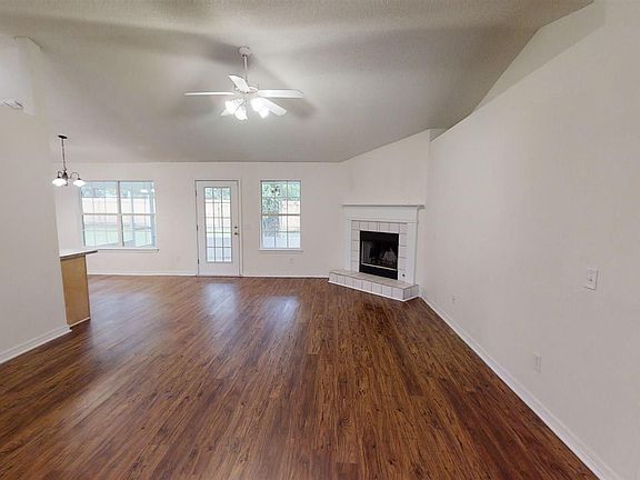2nd image of 654 Shiloh Dr