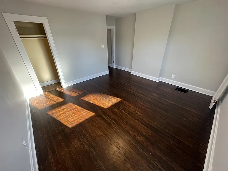 2956 Indianola Ave — Photo 12