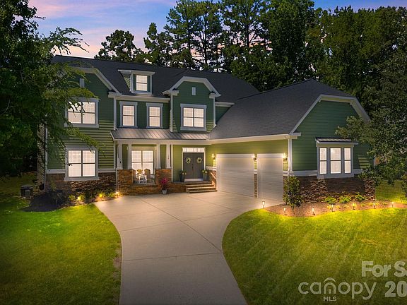5th image of 130 Lakeshore Hills Dr