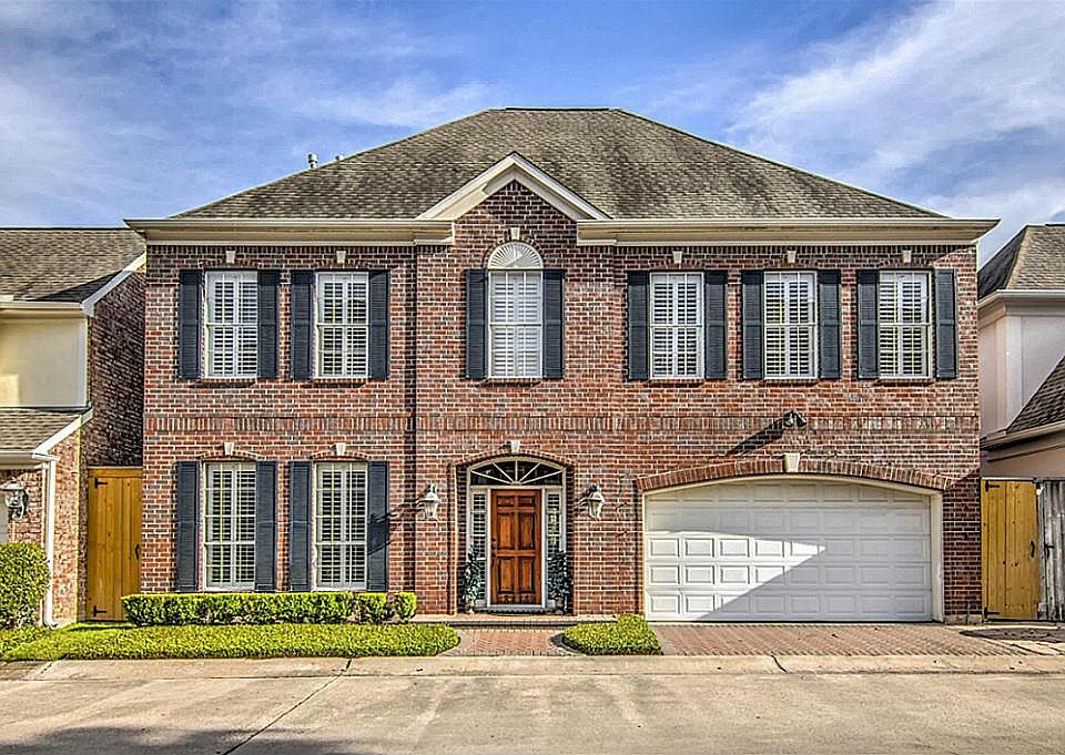 1st image of 8414 N Hilshire Park Dr