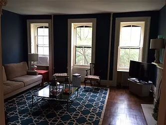 Rented by R New York