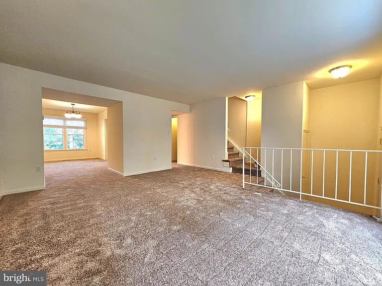 4802 Treasure Ct — Photo 4