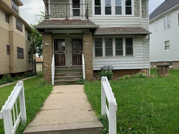2760 N 51st St, Milwaukee, WI 53210