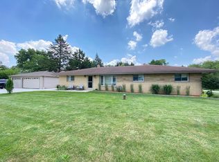 5500 S Saint Marys Dr, New Berlin, WI 53151