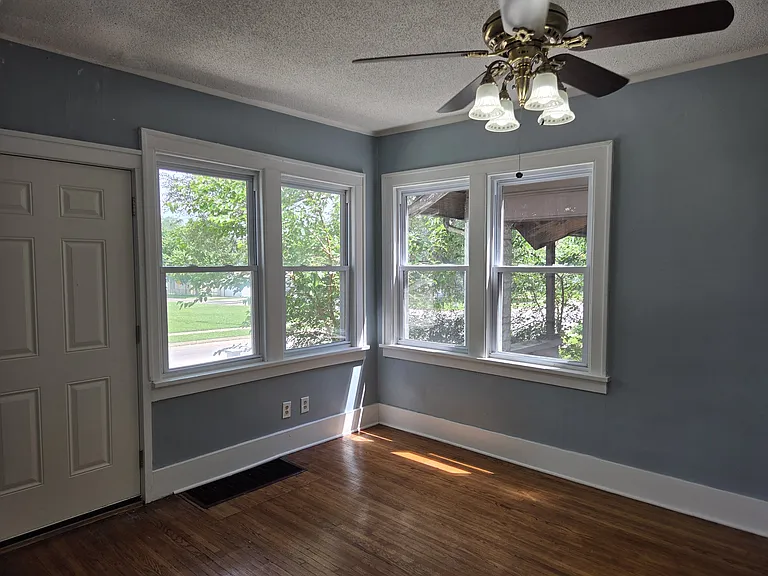 2319 N Sheridan Rd — Photo 3