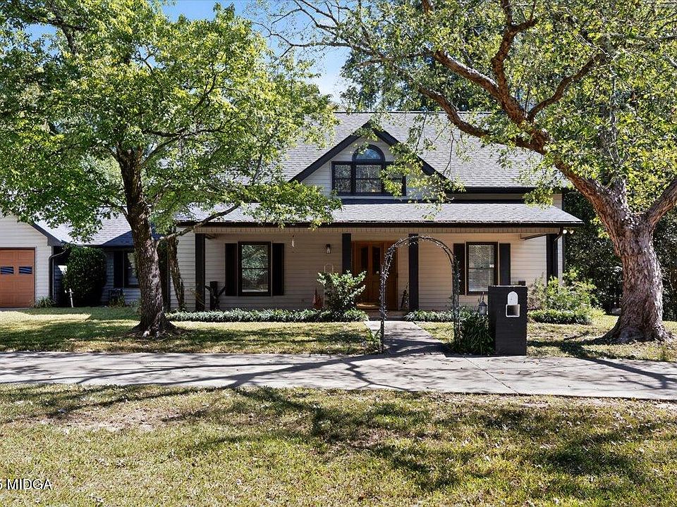 1st image of 1498 Beaver Oaks Dr