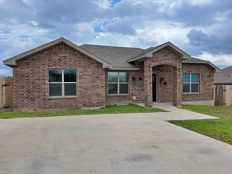 3485 Nicole St — Photo 2