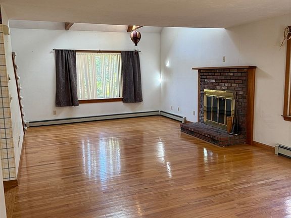 5th image of 55 Cape Woods Dr