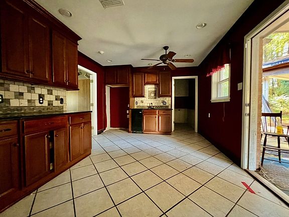 3rd image of 1501 Springdale St