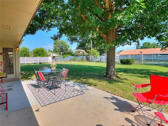 Large patio and backyard for gatherings