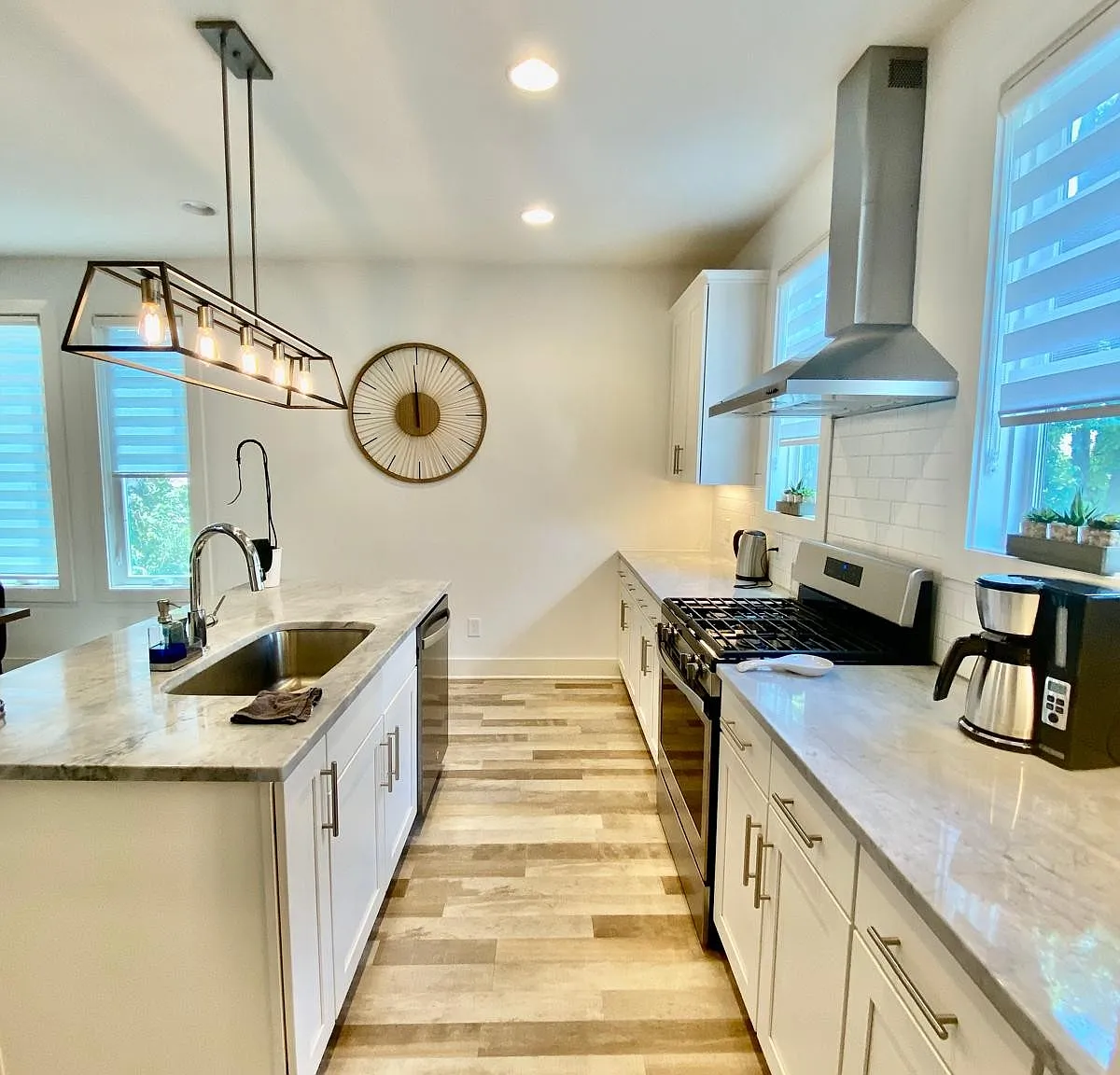 2 bed, 2.5 bath, 1084 sqft, $3,000 — Photo 3