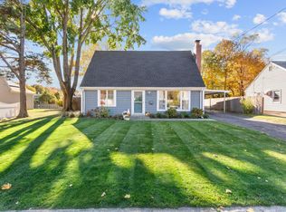 42 Sparrowbush Ln, Milford, CT 06460