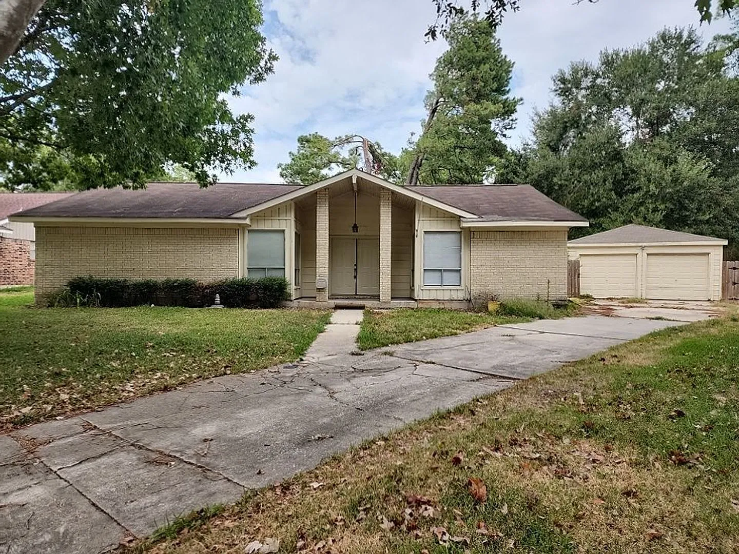 22714 Bayou Elm Dr **Ask About Our No Security Deposit Option — Photo 1