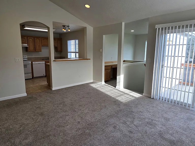 2948 Matt Dr — Photo 6
