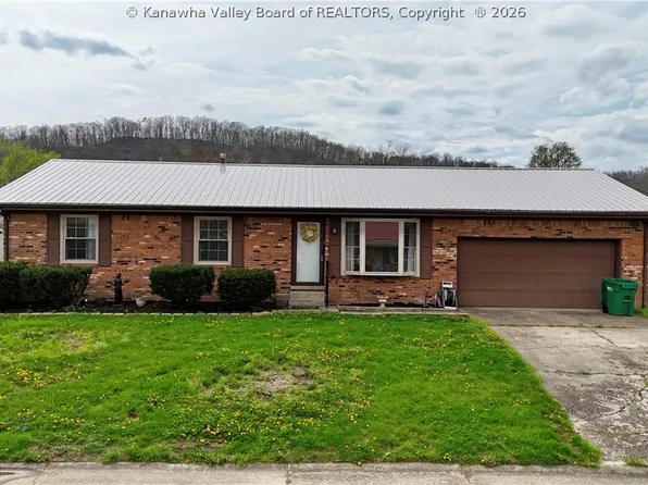 194 Shawnee Est, Winfield, WV 25213