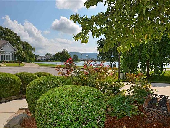 5th image of 3112 Shoreway Cir SE