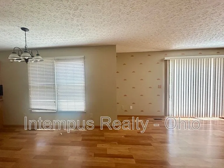 173 Niatross Pl — Photo 9