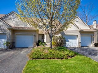 51 Harker Hill Dr #405, Hamburg, NJ 07419