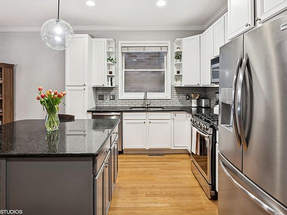 4th image of 1536 N Bosworth Ave APT 1N