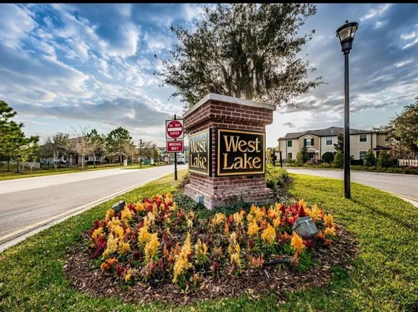 9126 Fox Sparrow Rd, Tampa, FL 33626